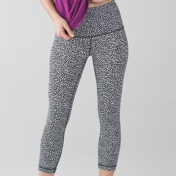lululemon athletica Pants - Lululemon Miss Mosaic High Rise Wunder Under Crop